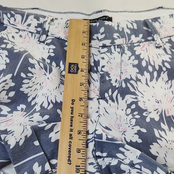Dear John Floral Cuffed Shorts. Size 30 (10) - Picture 8 of 9